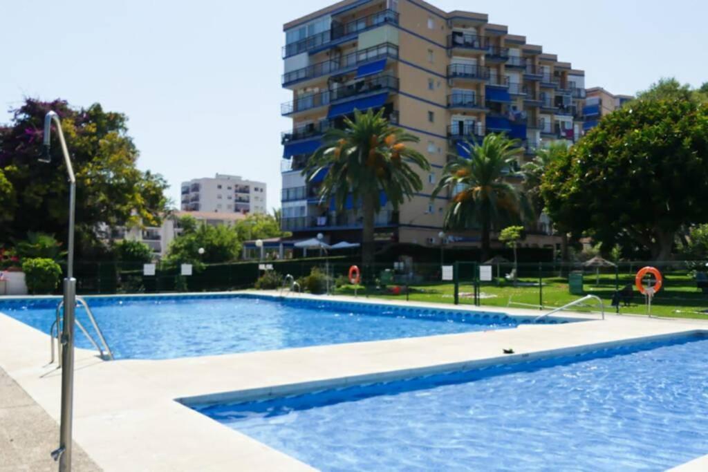 Holiday Rentals Piscina, Playa Parking A 5 Min Caminando Del Puerto De Benalmádena Dış mekan fotoğraf